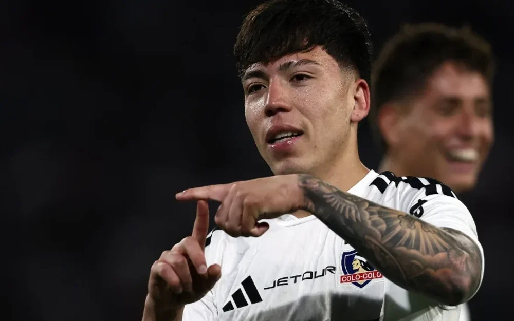 Leandro Hernández, la sorpresa de La Roja: el joven de Colo Colo que Arturo Vidal perfila para Europa