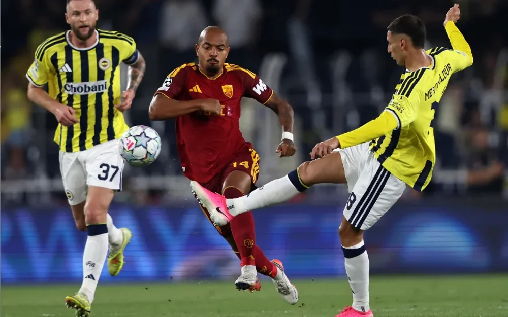 Fenerbahçe y Roma igualan en el arranque de la Champions League